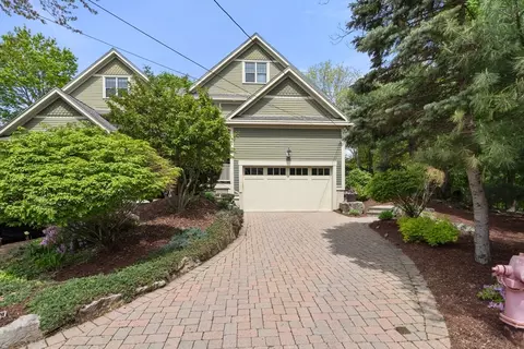 113 Carlisle St #113, Newton, MA 02459