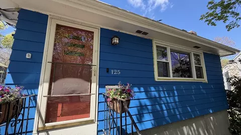 125 Sylvia St, Arlington, MA 02476