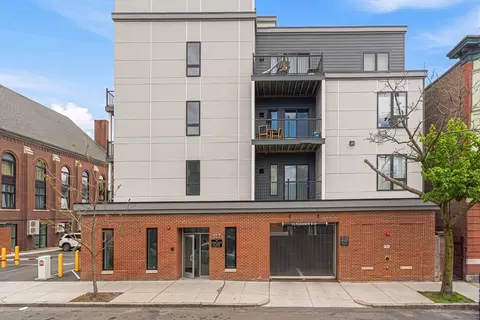 157 Chestnut St #203, Chelsea, MA 02150