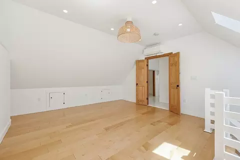 Bedroom - 24 Main St, Upton, MA 01568 photo 3 of 11