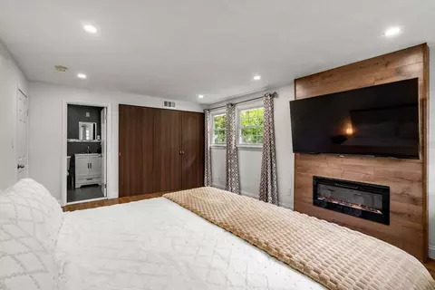 Bedroom - 26 Winifred Ave, Worcester, MA 01602 photo 1 of 5
