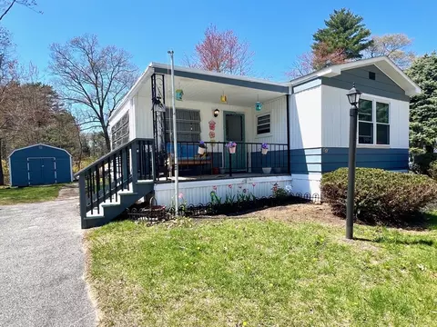 21 Sharon Cir, Merrimac, MA 01860