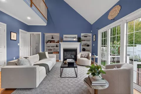 22 Braeburn Ln #22, Ashland, MA 01721