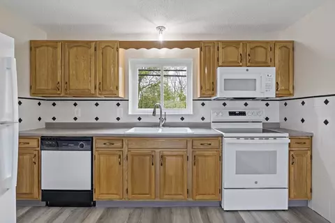 Kitchen - 5455 N Main St #4D, Fall River, MA 02720 photo 3 of 3