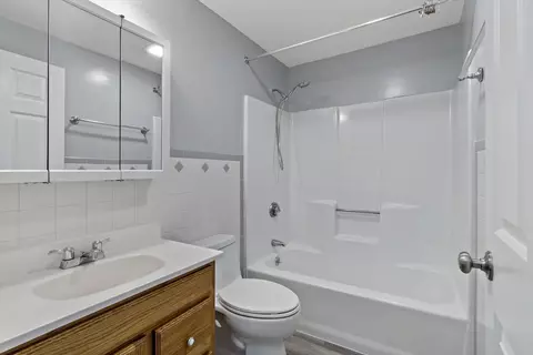 Bath - 5455 N Main St #4D, Fall River, MA 02720 photo 1 of 1