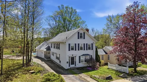 39 E Main St, Merrimac, MA 01860