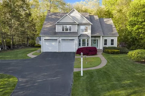 10 Turner Ln, Sturbridge, MA 01566