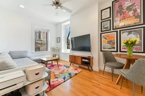 529 E Broadway #4, Boston, MA 02127