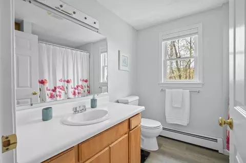 Bath - 134 North St, Danvers, MA 01923 photo 3 of 3