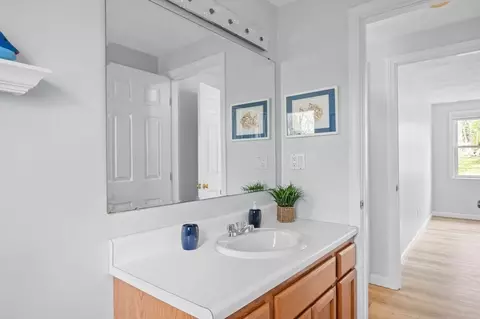 Bath - 134 North St, Danvers, MA 01923 photo 2 of 3