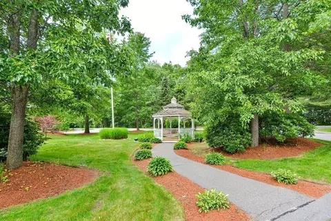 34 Meeting House Ln #317, Stow, MA 01775