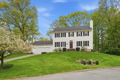 2 Newton St, Belchertown, MA 01007