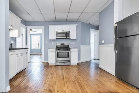 56 Ward St #3B, Salem, MA 01970
