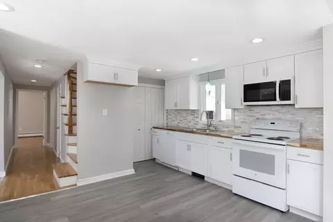 9 Blueberry, Bourne, MA 02532