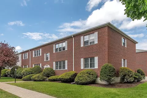 198 Lake Shore Rd #2, Boston, MA 02135