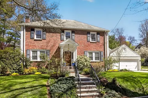 152 Beverly Rd, Chestnut Hill, MA 02467