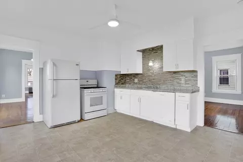 13-15 Wigwam Pl, Springfield, MA 01108 photo 9