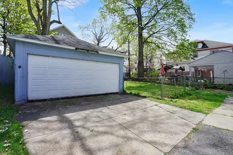 13-15 Wigwam Pl, Springfield, MA 01108 photo 2