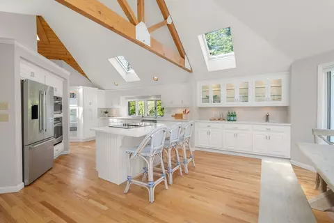 Kitchen - 26 Driftwood Cir, Mashpee, MA 02649 photo 2 of 4