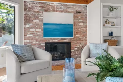 Living - 26 Driftwood Cir, Mashpee, MA 02649 photo 2 of 3