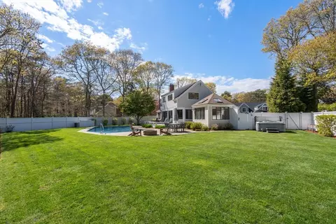 Exterior - 26 Driftwood Cir, Mashpee, MA 02649 photo 3 of 3