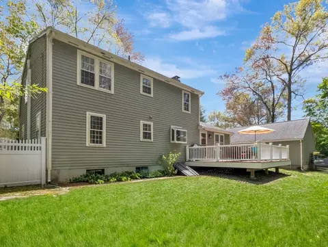 Exterior - 5 Juniper Dr, Mansfield, MA 02048 photo 7 of 10