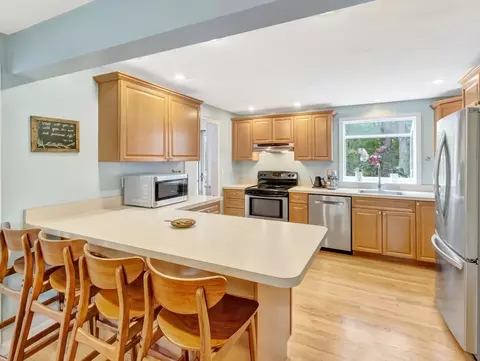 Kitchen - 5 Juniper Dr, Mansfield, MA 02048 photo 1 of 4