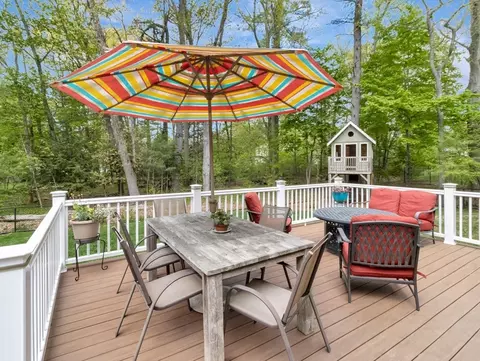 Exterior - 5 Juniper Dr, Mansfield, MA 02048 photo 5 of 10