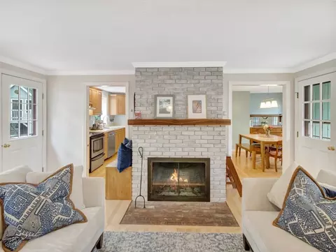 Living - 5 Juniper Dr, Mansfield, MA 02048 photo 3 of 3