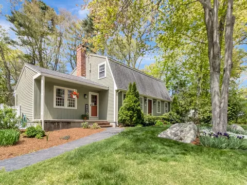 Exterior - 5 Juniper Dr, Mansfield, MA 02048 photo 2 of 10