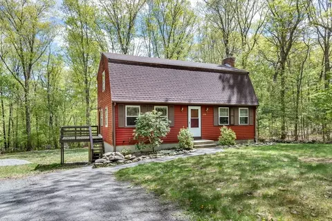 250 Prospect St, Franklin, MA 02038