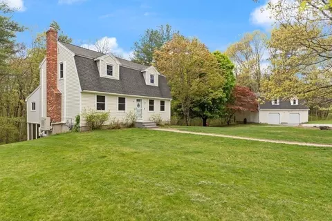 8 Matthew Ln, Chelmsford, MA 01824