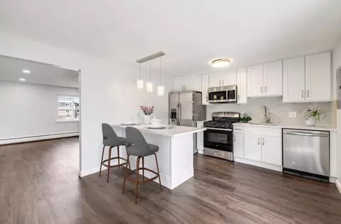 Kitchen - 54 Will Dr #87, Canton, MA 02021 photo 2 of 4