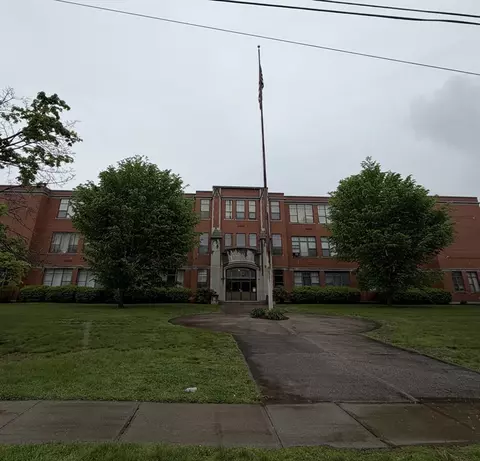 90 Mckinstry Ave #303, Chicopee, MA 01013