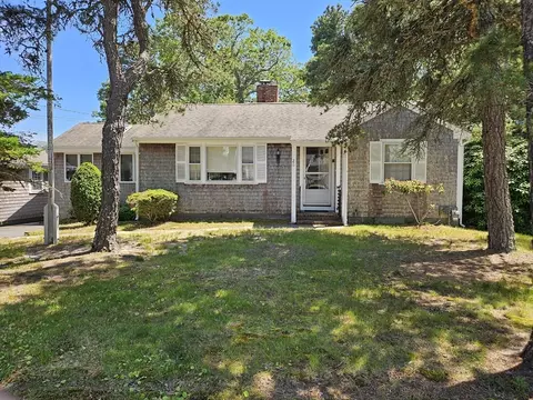 26 Pine Tree Rd, Chatham, MA 02659