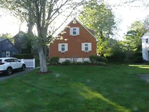 14 Lawrence St, Beverly, MA 01915