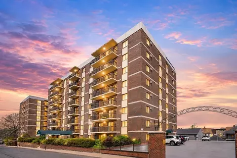 10 Williams St #55, Watertown, MA 02472