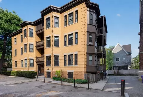 17 Park Vale #4, Brookline, MA 02446