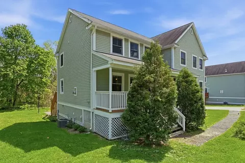 1185 Main St #4, Clinton, MA 01510
