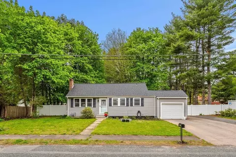 21 Chandler Ave, Walpole, MA 02081