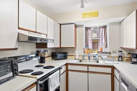 Kitchen - 45 Main St #21, Wareham, MA 02571 photo 2 of 3