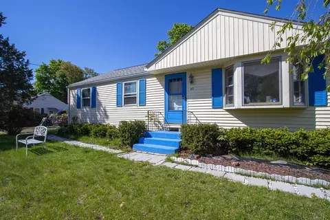 49 Fitzgerald Rd, Springfield, MA 01104 photo 2