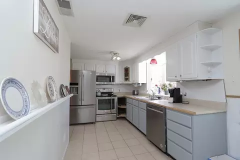 49 Fitzgerald Rd, Springfield, MA 01104 photo 16