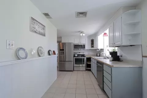 49 Fitzgerald Rd, Springfield, MA 01104 photo 13