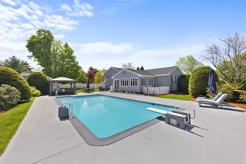 Exterior - 14 Huron Ave, Danvers, MA 01923 photo 2 of 5
