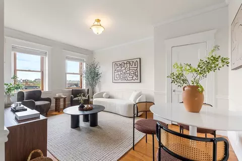 8 Garrison St #709, Boston, MA 02116