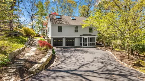 156 Duck Hill Rd, Duxbury, MA 02332