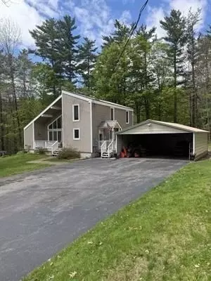 13 Country Rd, Hampstead, NH 03826