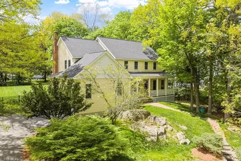 37 Concord Rd, Acton, MA 01720