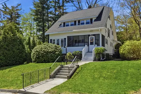 11 Wildrose Ave, Worcester, MA 01602